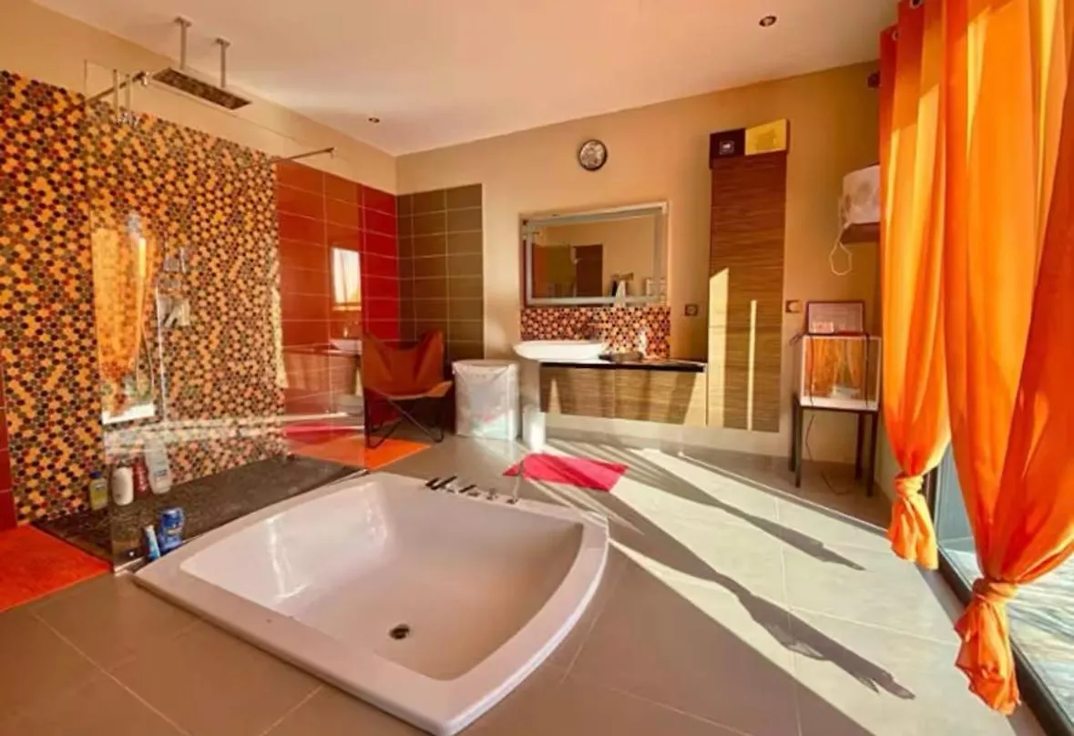 Villebret Villa Contemporaine Piscine Jacuzzi
